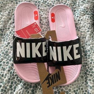 New with tags Nike slides ❤️victor one slide size 10 women’s